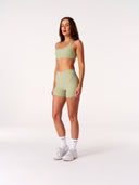 [women] Jacinta is wearing XS
