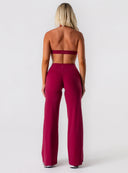 [women] Avalon is wearing S