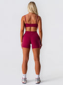 [women] Avalon is wearing S