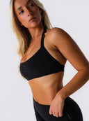 [women] Avalon is wearing S