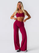 [women] Avalon is wearing S