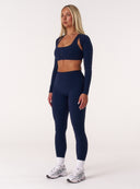 [women] Avalon is wearing S