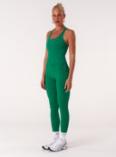 [women] Esha is 179cm wearing M