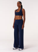 [women] Esha is 179cm wearing M
