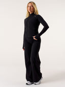 [women] Avalon is wearing XS