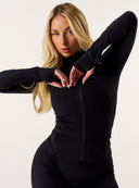 [women] Avalon is wearing XS