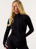 [women] Avalon is wearing XS