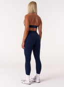 [women] Avalon is wearing M