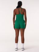[women] Esha is 179cm wearing M