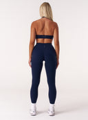 [women] Avalon is wearing M