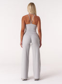[women] Avalon is wearing M