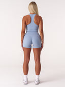 [women] Avalon is wearing M