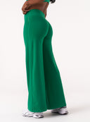 [women] Esha is 179cm wearing M