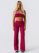 [women] Avalon is wearing S