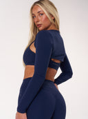 [women] Avalon is wearing M