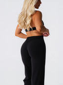 [women] Avalon is wearing size XS