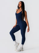 [women] Paris is wearing XS