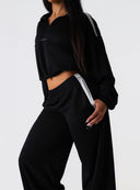 [women] Paris is wearing XS