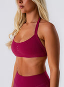 [women] Avalon is wearing S