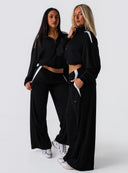 [women] Avalon is wearing XS