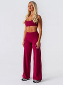 [women] Avalon is wearing S