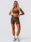 [women] Avalon is wearing S