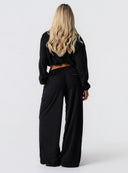 [women] Avalon is wearing XS
