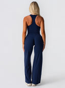 [women] Avalon is wearing S