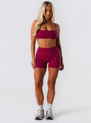 [women] Avalon is wearing S