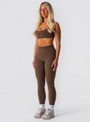 [women] Avalon is wearing XS
