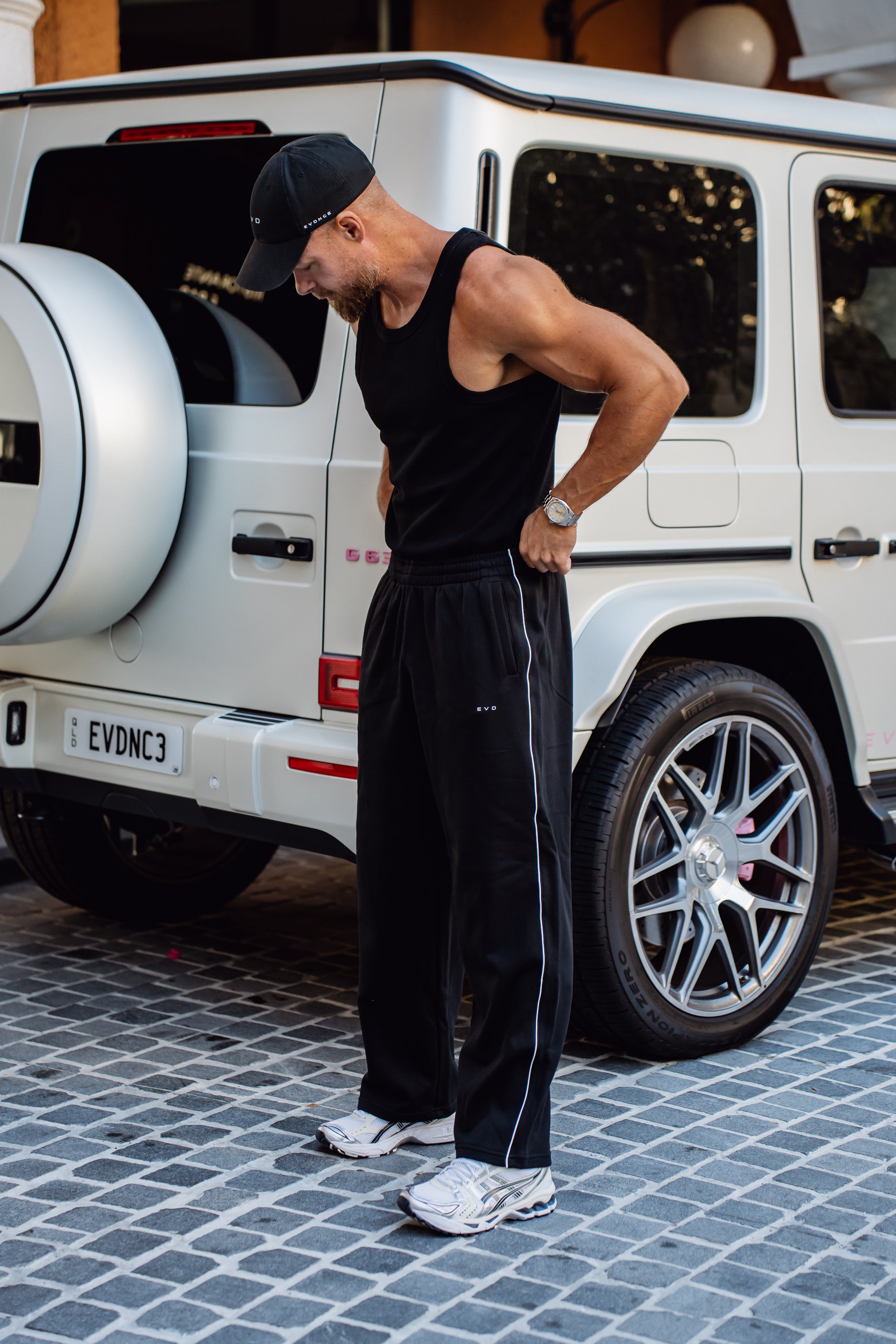 Core Track Pants Black – Relaxed Fit | EVDNCE